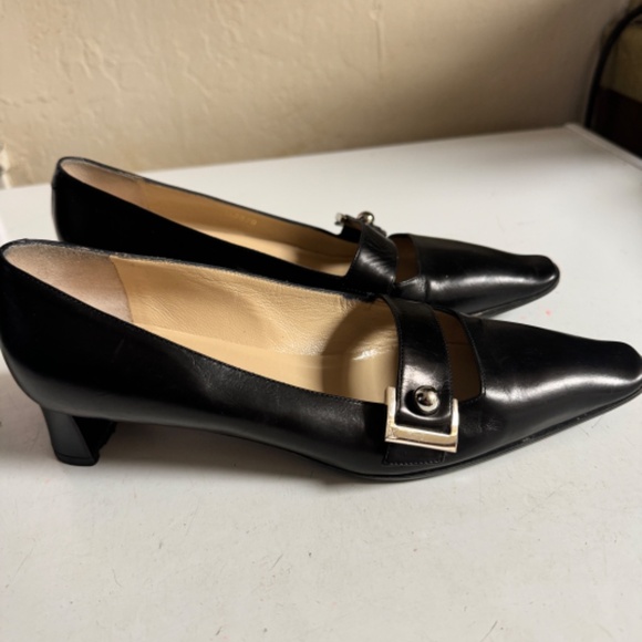 Louis Vuitton Low Heel Shoe - Picture 6 of 7